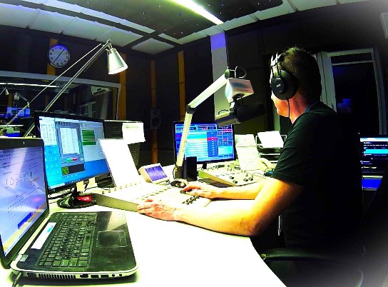 DJ Radio DJ audycja w Radiu